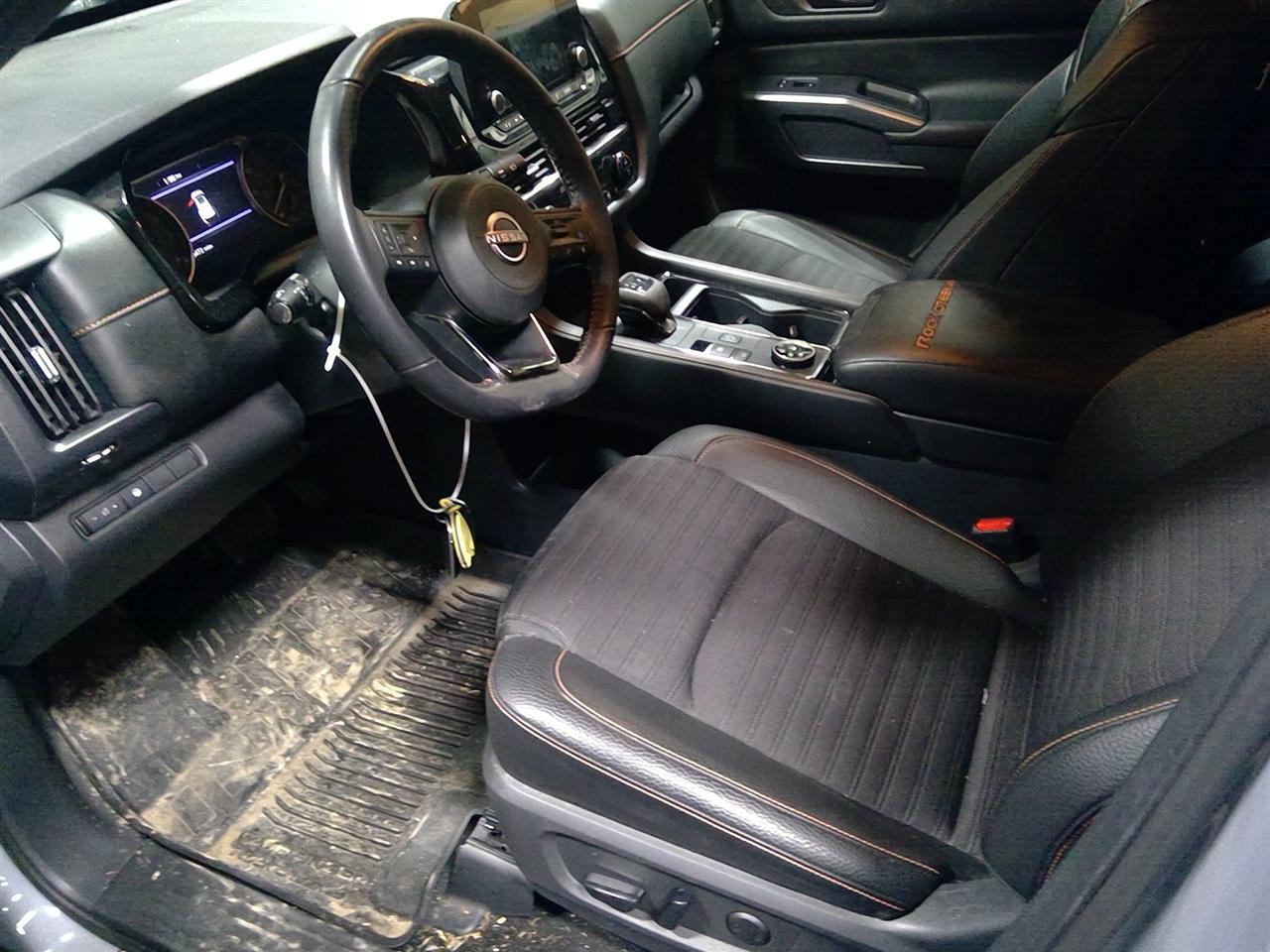 https://f005.backblazeb2.com/file/img-partshotlines-com/Inventory/NE175/Vehicle/39195_06.jpg