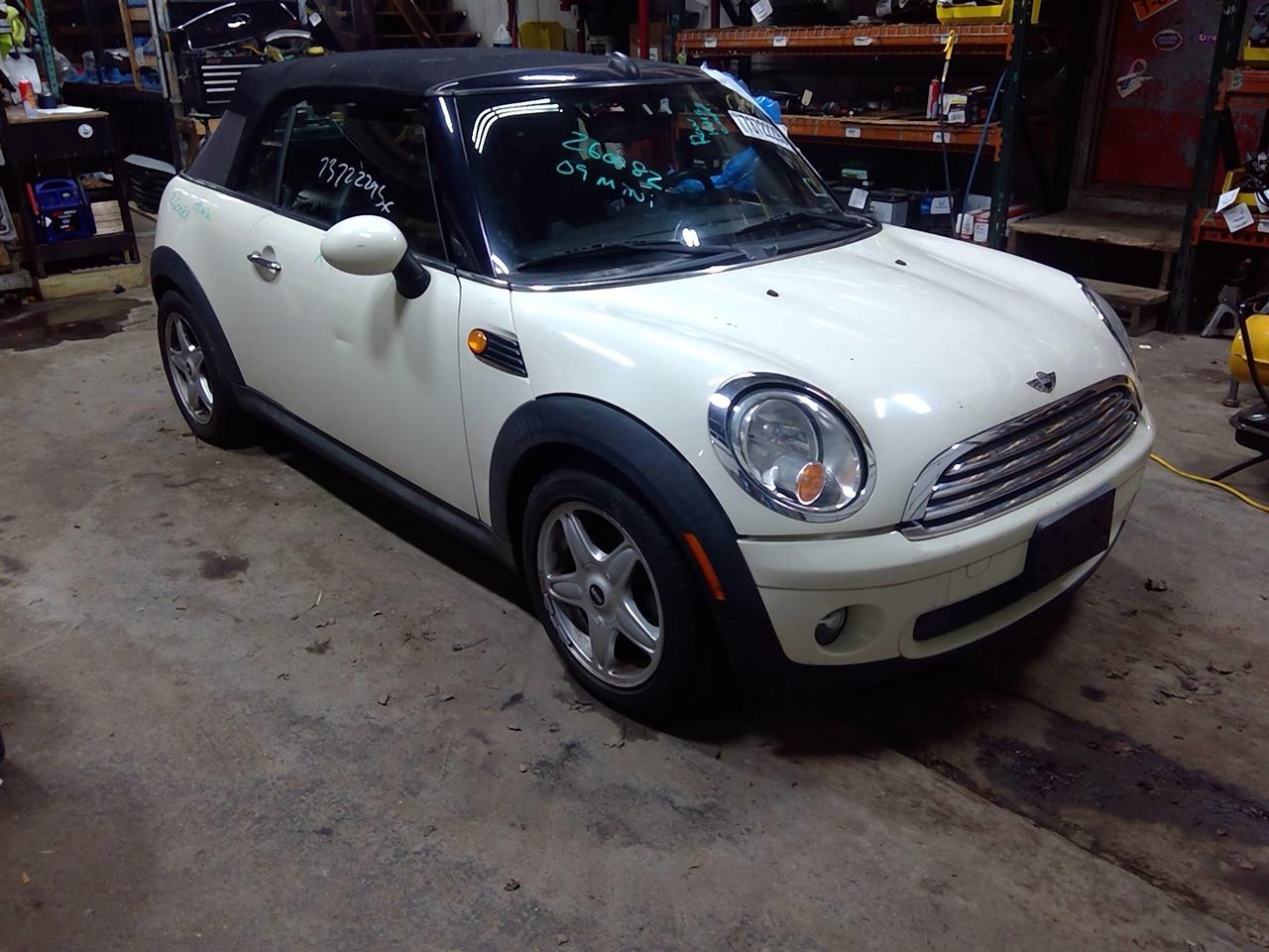 https://f005.backblazeb2.com/file/img-partshotlines-com/Inventory/NE175/Vehicle/39352_02.jpg
