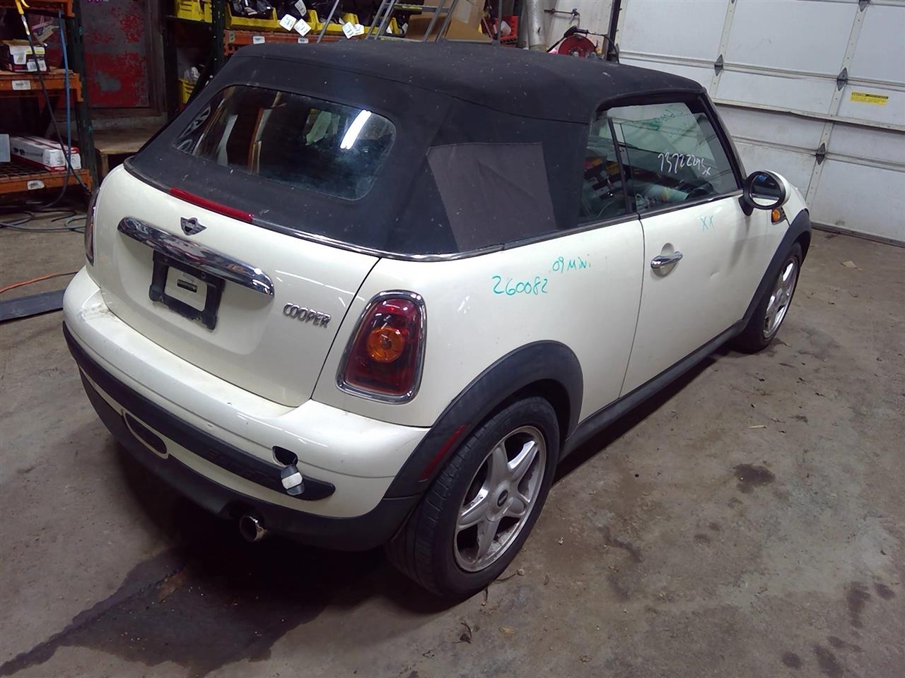 https://f005.backblazeb2.com/file/img-partshotlines-com/Inventory/NE175/Vehicle/39352_03.jpg