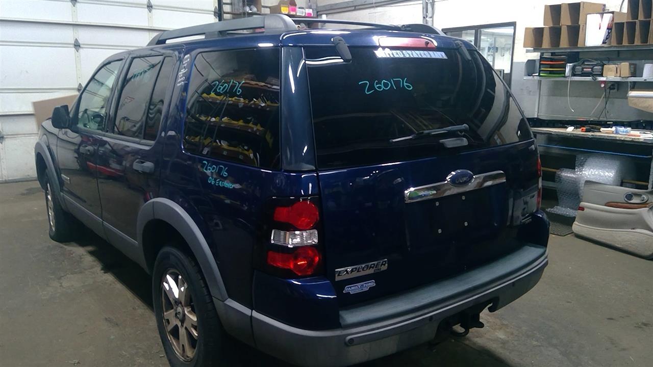 https://f005.backblazeb2.com/file/img-partshotlines-com/Inventory/NE175/Vehicle/39956_04.jpg