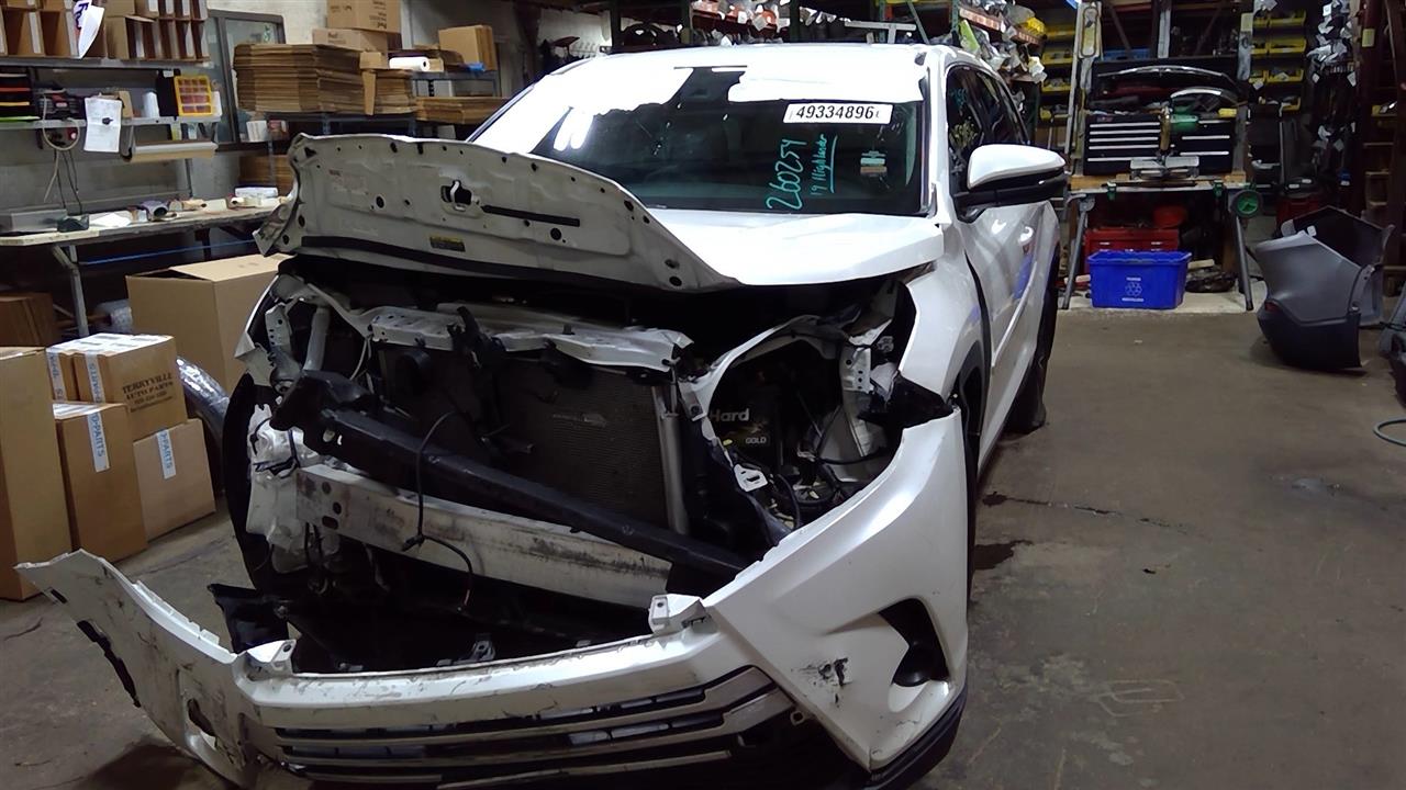 https://f005.backblazeb2.com/file/img-partshotlines-com/Inventory/NE175/Vehicle/40390_01.jpg