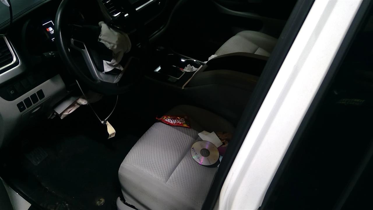 https://f005.backblazeb2.com/file/img-partshotlines-com/Inventory/NE175/Vehicle/40390_05.jpg