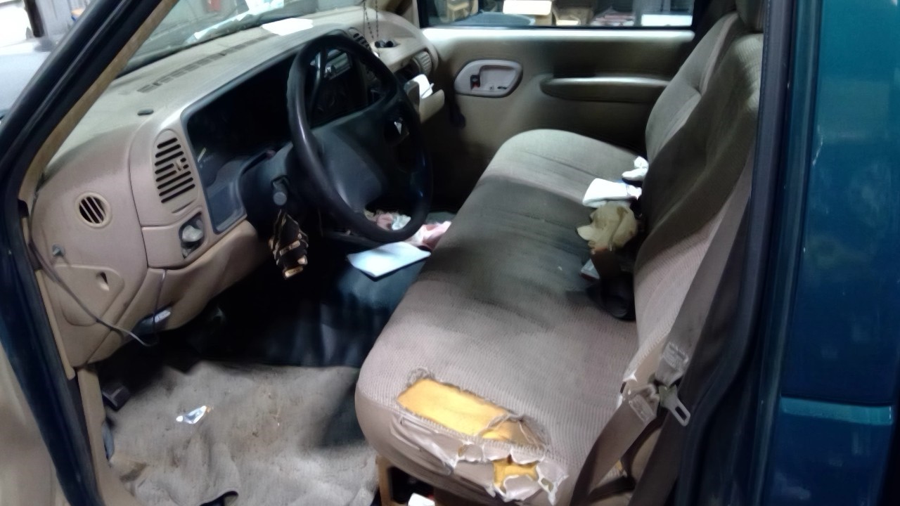 https://f005.backblazeb2.com/file/img-partshotlines-com/Inventory/NE175/Vehicle/40942_05.jpg