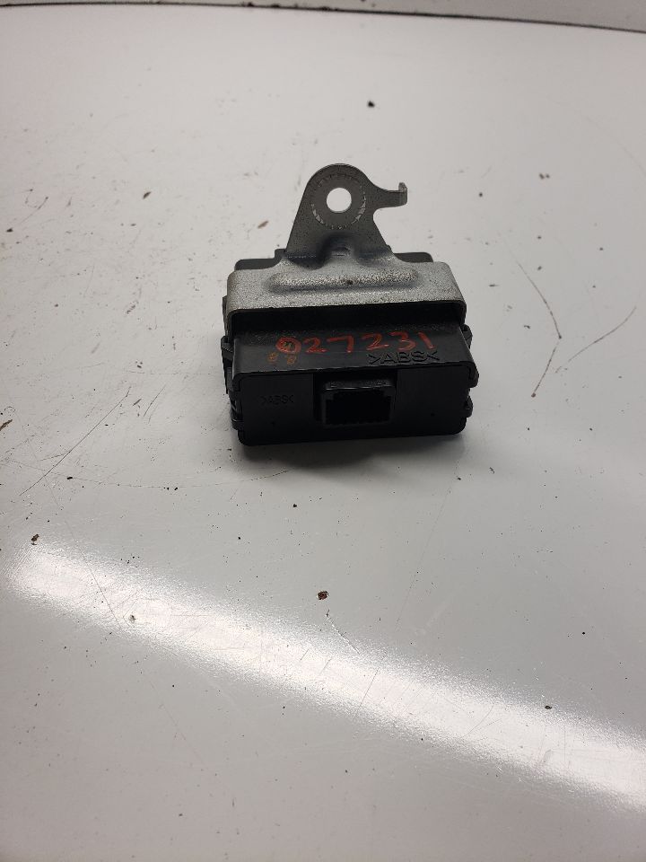 https://f005.backblazeb2.com/file/img-partshotlines-com/Inventory/NE179/Inventory/1095429_07.jpg