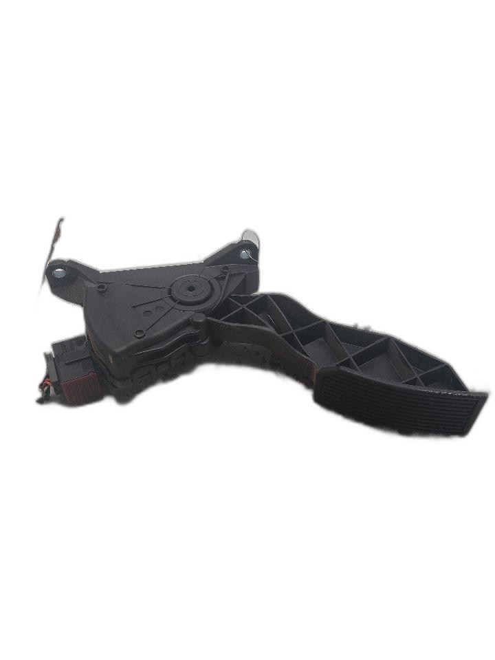 https://f005.backblazeb2.com/file/img-partshotlines-com/Inventory/NE179/Inventory/1173479_06.jpg