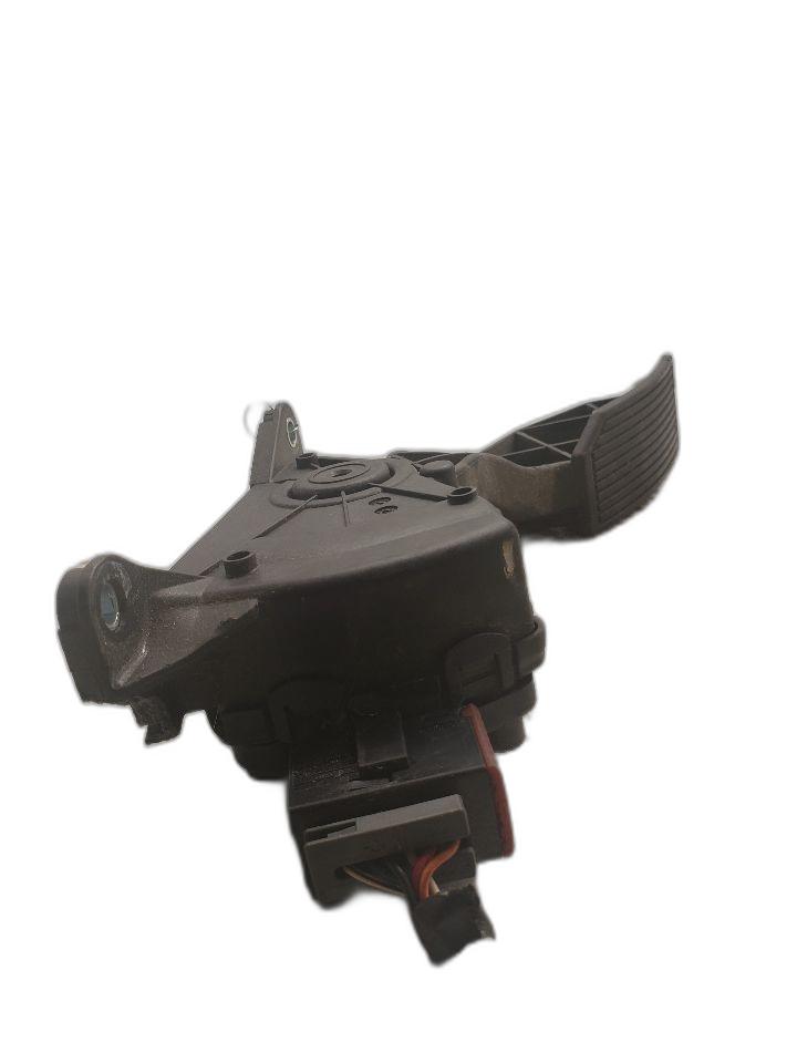 https://f005.backblazeb2.com/file/img-partshotlines-com/Inventory/NE179/Inventory/1173479_07.jpg