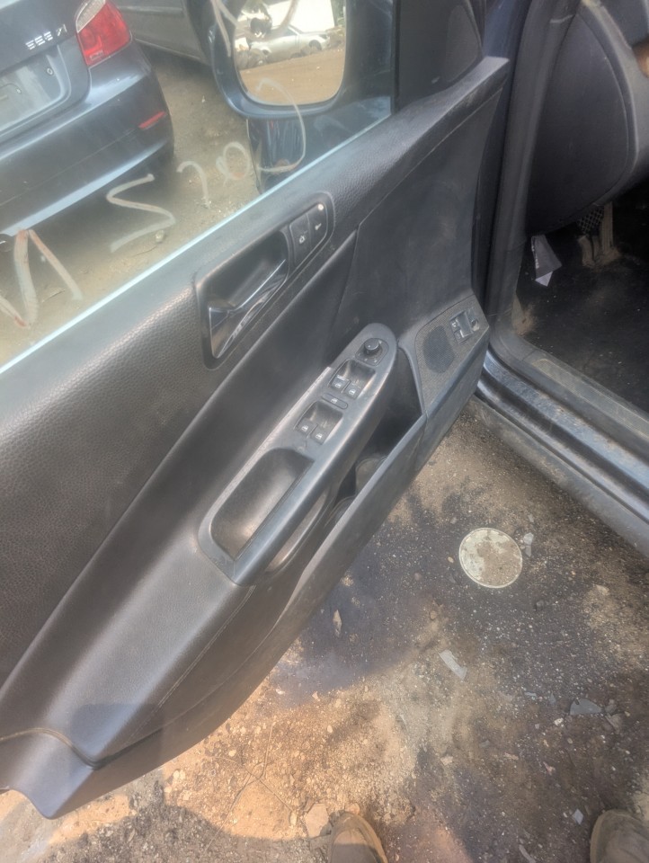 https://f005.backblazeb2.com/file/img-partshotlines-com/Inventory/NE179/Vehicle/62563_02.jpg