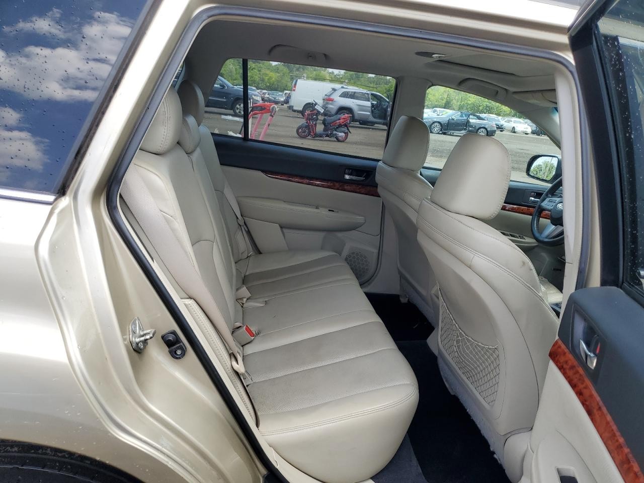 Vehicle/62703_10.jpg