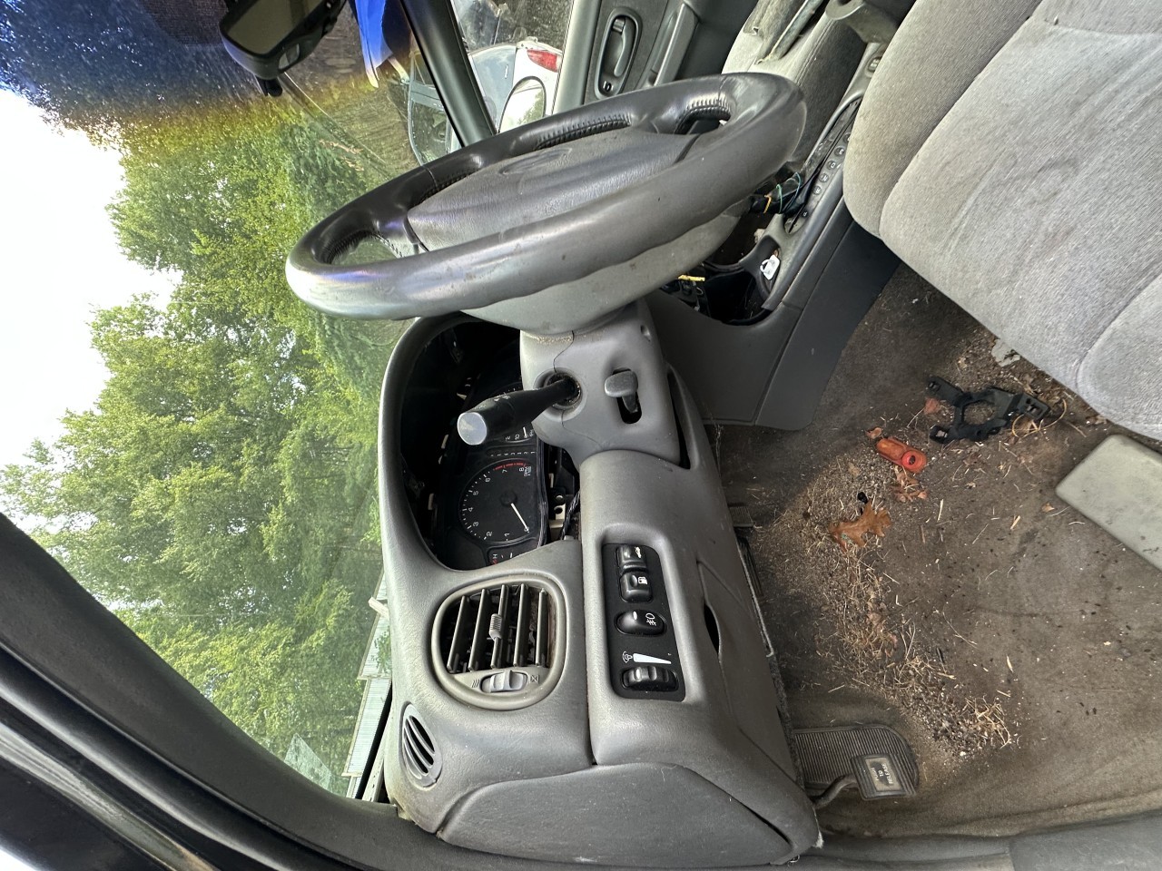 https://f005.backblazeb2.com/file/img-partshotlines-com/Inventory/NE179/Vehicle/62882_12.jpg