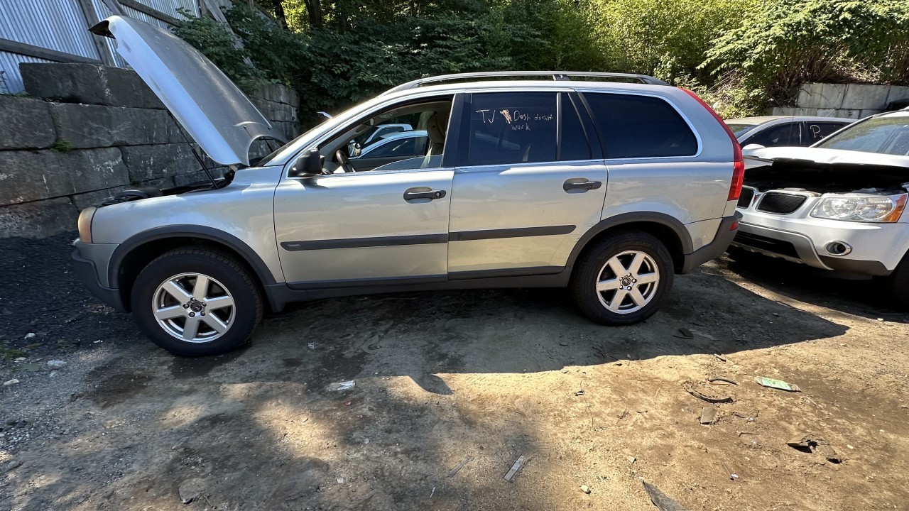 https://f005.backblazeb2.com/file/img-partshotlines-com/Inventory/NE179/Vehicle/62947_07.jpg