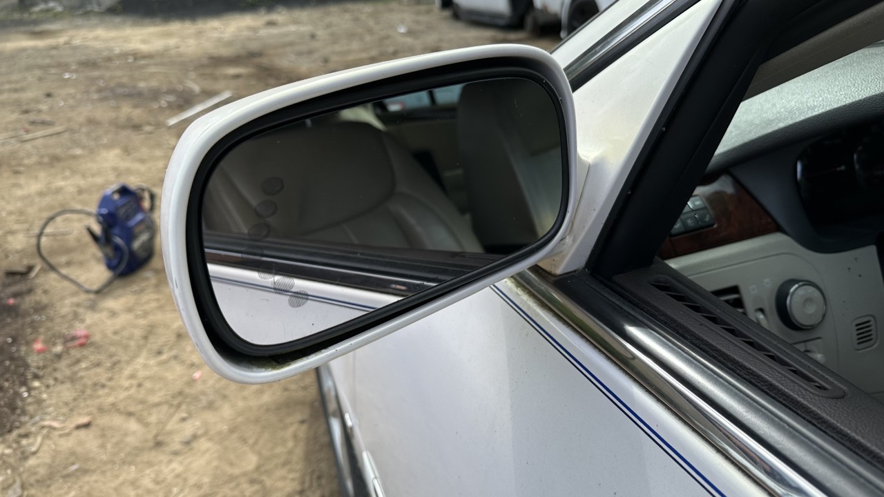 https://f005.backblazeb2.com/file/img-partshotlines-com/Inventory/NE179/Vehicle/63006_11.jpg