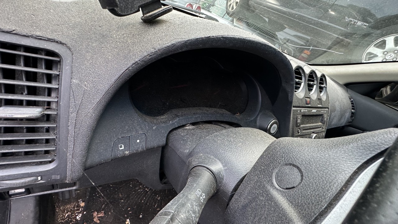 https://f005.backblazeb2.com/file/img-partshotlines-com/Inventory/NE179/Vehicle/63617_06.jpg