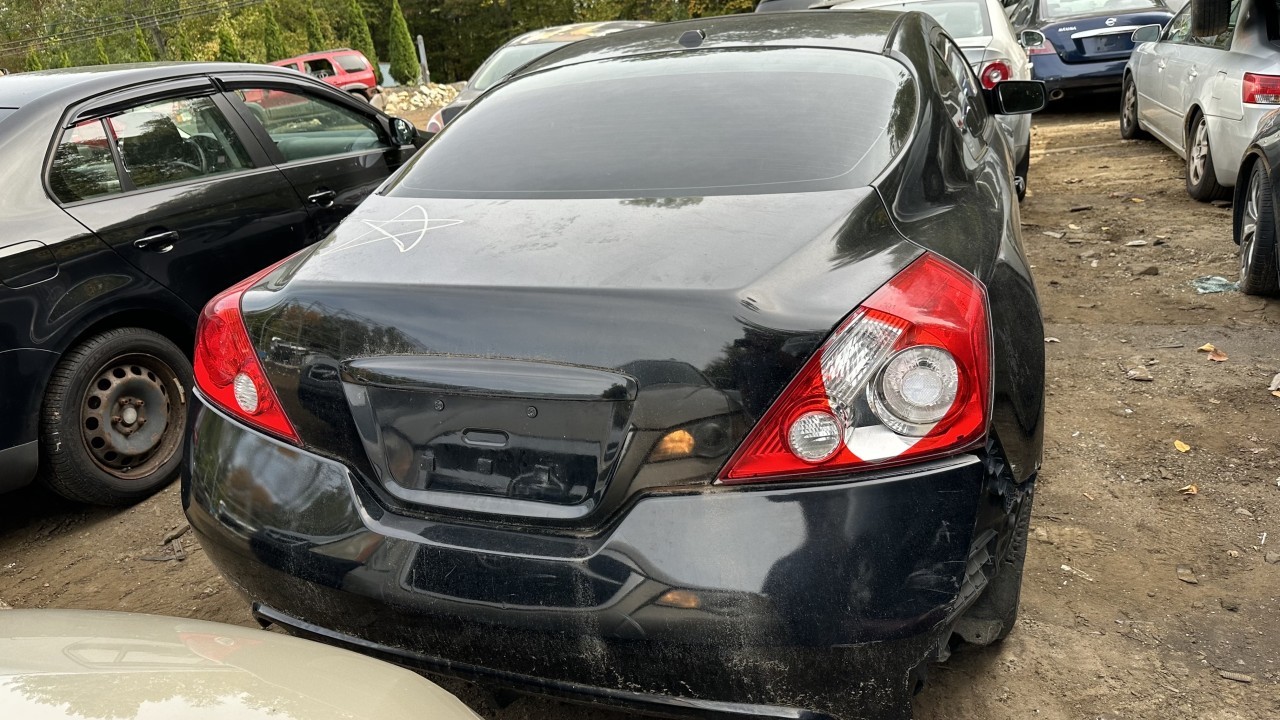 https://f005.backblazeb2.com/file/img-partshotlines-com/Inventory/NE179/Vehicle/63617_10.jpg