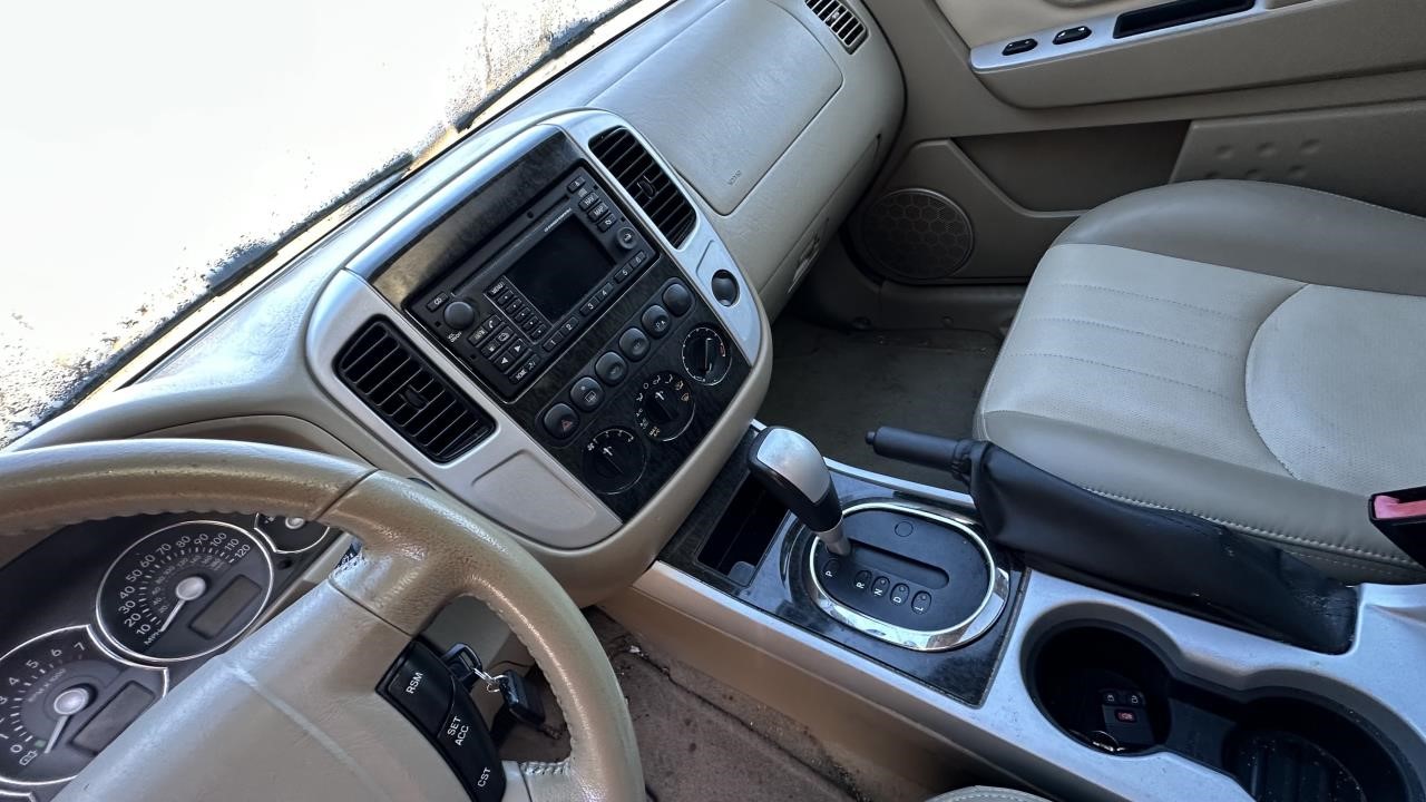 https://f005.backblazeb2.com/file/img-partshotlines-com/Inventory/NE179/Vehicle/63727_03.jpg