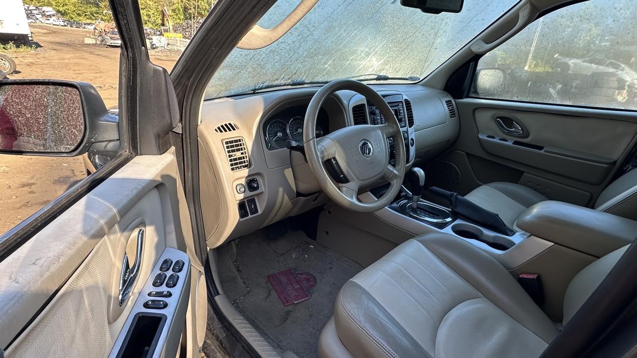 https://f005.backblazeb2.com/file/img-partshotlines-com/Inventory/NE179/Vehicle/63727_06.jpg