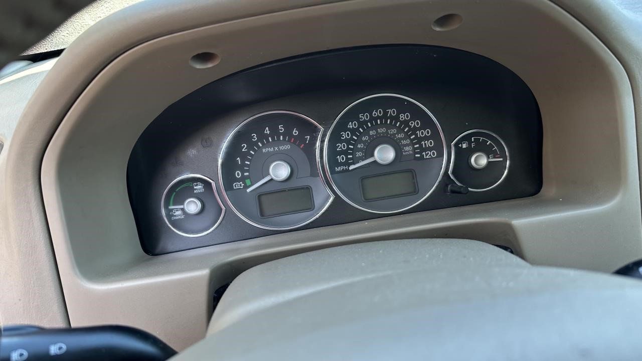 https://f005.backblazeb2.com/file/img-partshotlines-com/Inventory/NE179/Vehicle/63727_07.jpg
