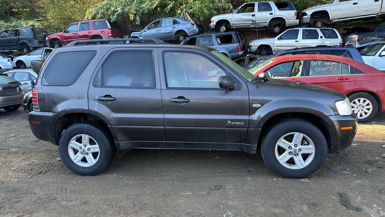 https://f005.backblazeb2.com/file/img-partshotlines-com/Inventory/NE179/Vehicle/63727_09.jpg