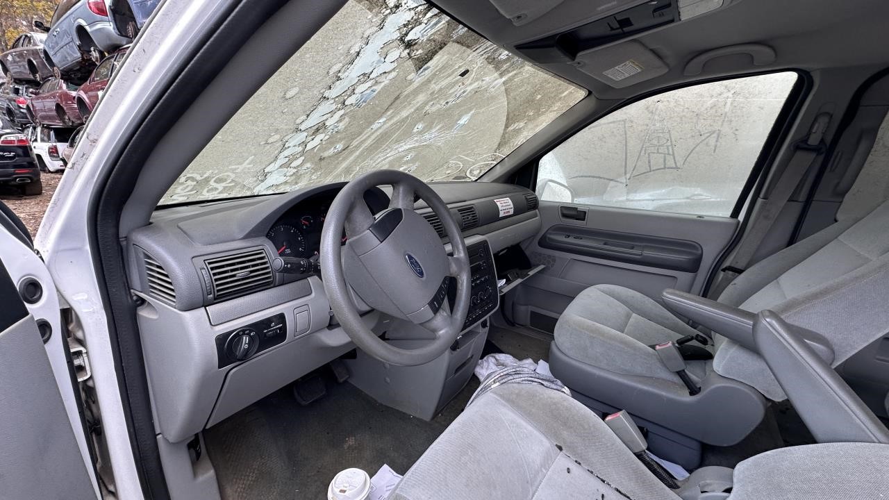 https://f005.backblazeb2.com/file/img-partshotlines-com/Inventory/NE179/Vehicle/64220_02.jpg