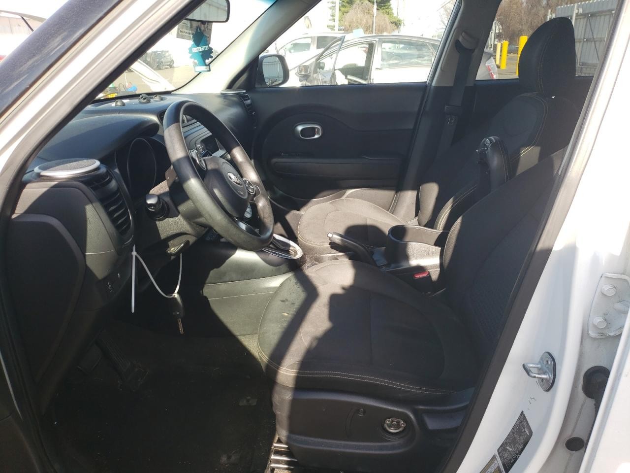 https://f005.backblazeb2.com/file/img-partshotlines-com/Inventory/NE179/Vehicle/64953_07.jpg