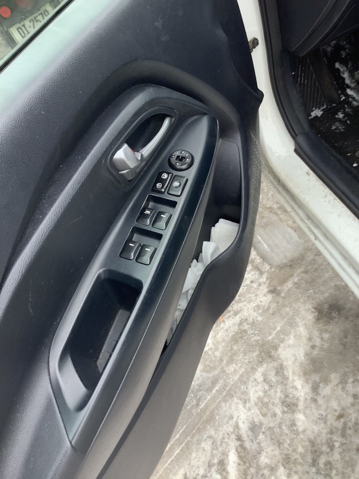 https://f005.backblazeb2.com/file/img-partshotlines-com/Inventory/NE179/Vehicle/65128_04.jpg