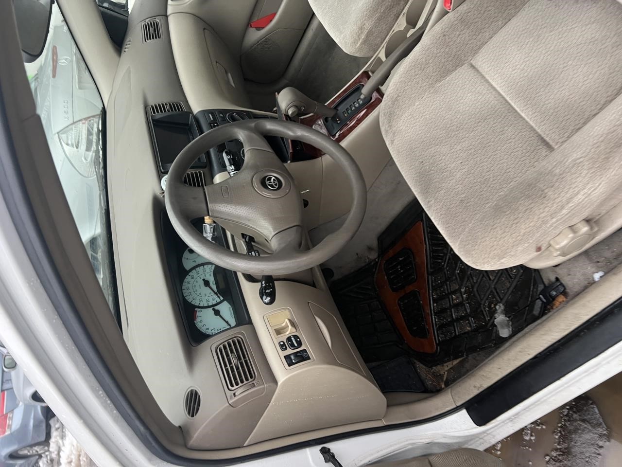 https://f005.backblazeb2.com/file/img-partshotlines-com/Inventory/NE179/Vehicle/65264_09.jpg