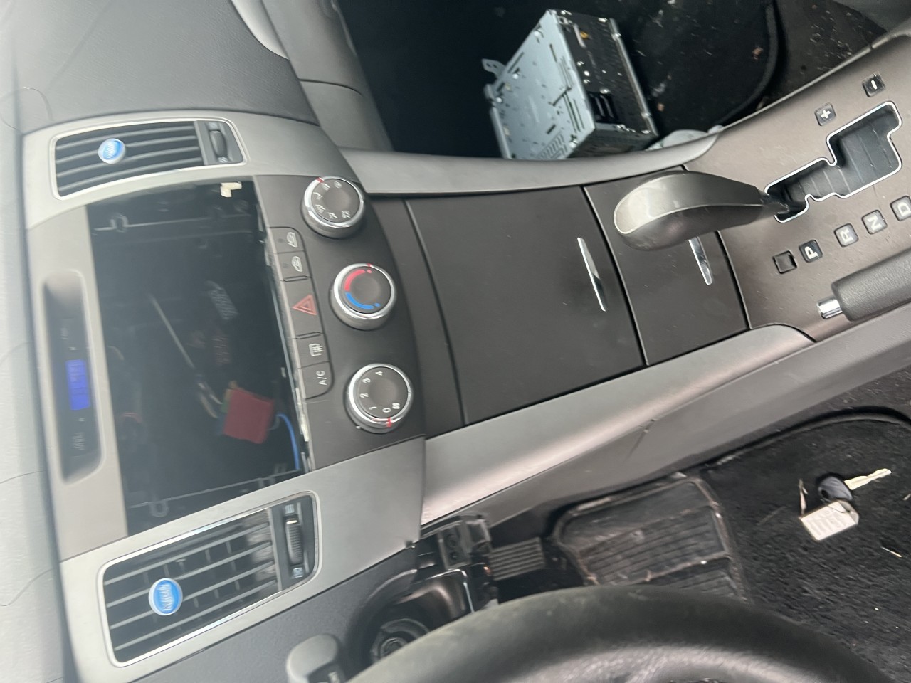 https://f005.backblazeb2.com/file/img-partshotlines-com/Inventory/NE179/Vehicle/65348_03.jpg