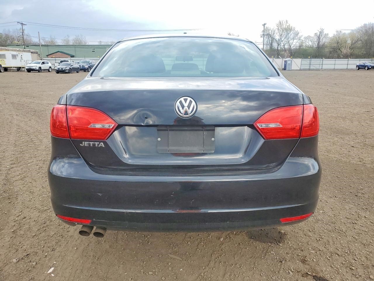 https://f005.backblazeb2.com/file/img-partshotlines-com/Inventory/NE179/Vehicle/67505_06.jpg