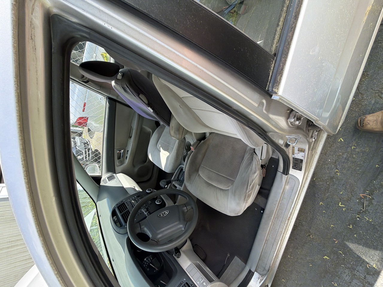https://f005.backblazeb2.com/file/img-partshotlines-com/Inventory/NE179/Vehicle/67876_06.jpg