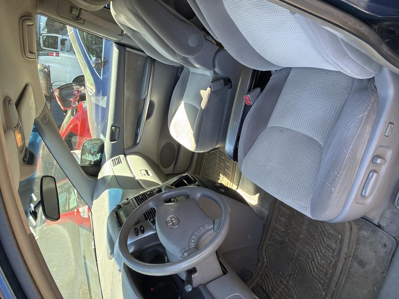 https://f005.backblazeb2.com/file/img-partshotlines-com/Inventory/NE179/Vehicle/67933_06.jpg