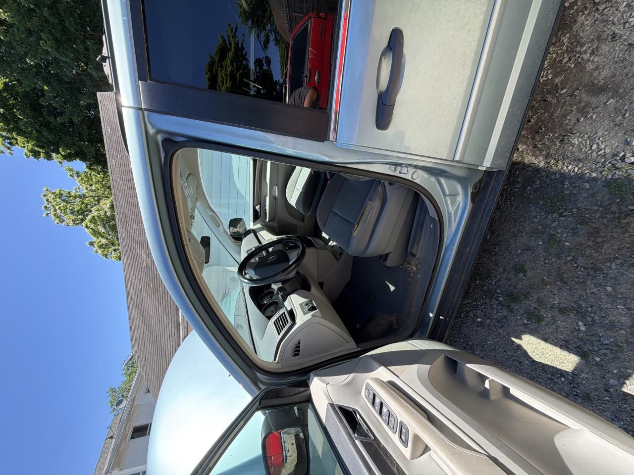 https://f005.backblazeb2.com/file/img-partshotlines-com/Inventory/NE179/Vehicle/68507_04.jpg