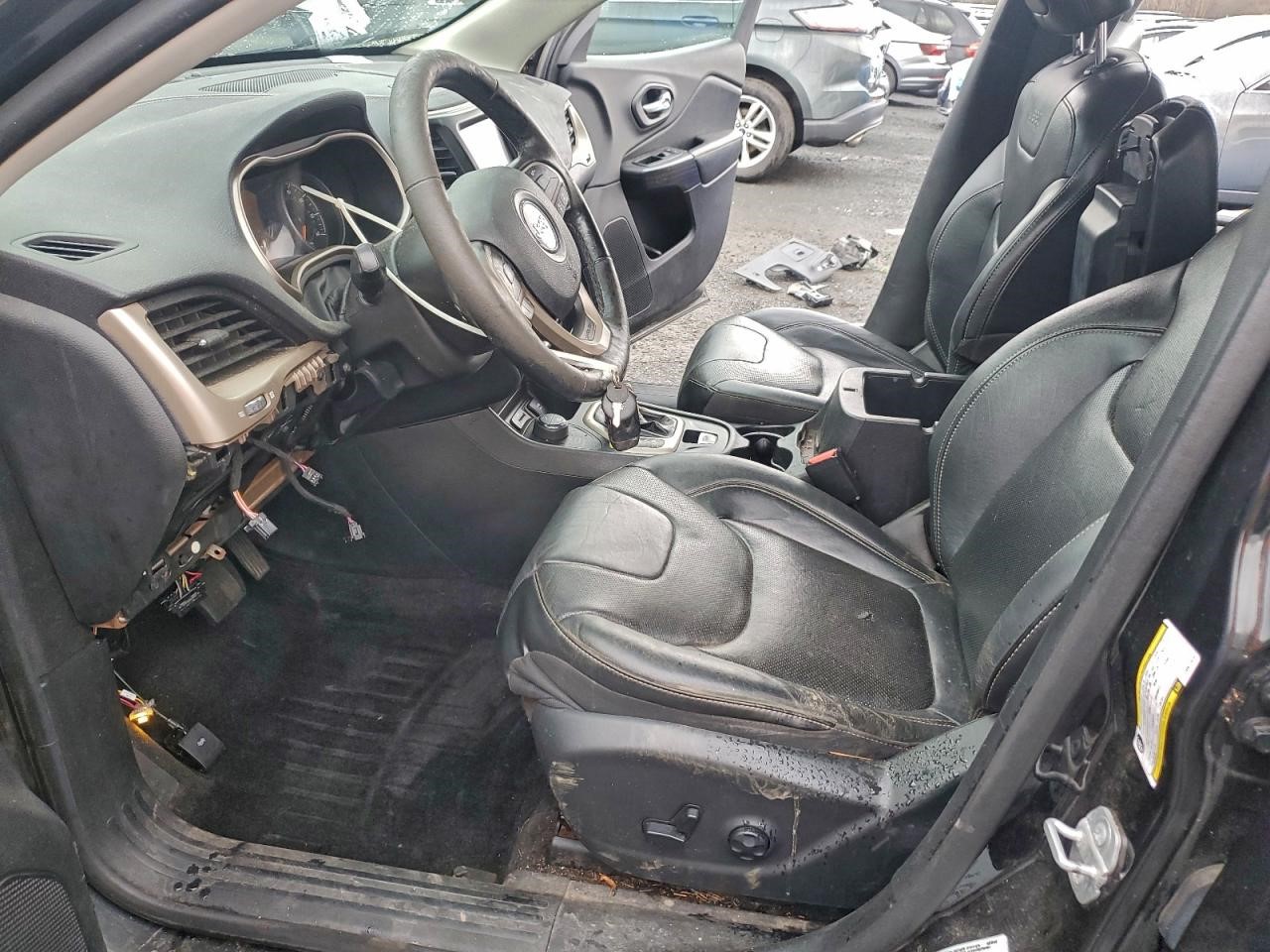 https://f005.backblazeb2.com/file/img-partshotlines-com/Inventory/NE179/Vehicle/68557_07.jpg