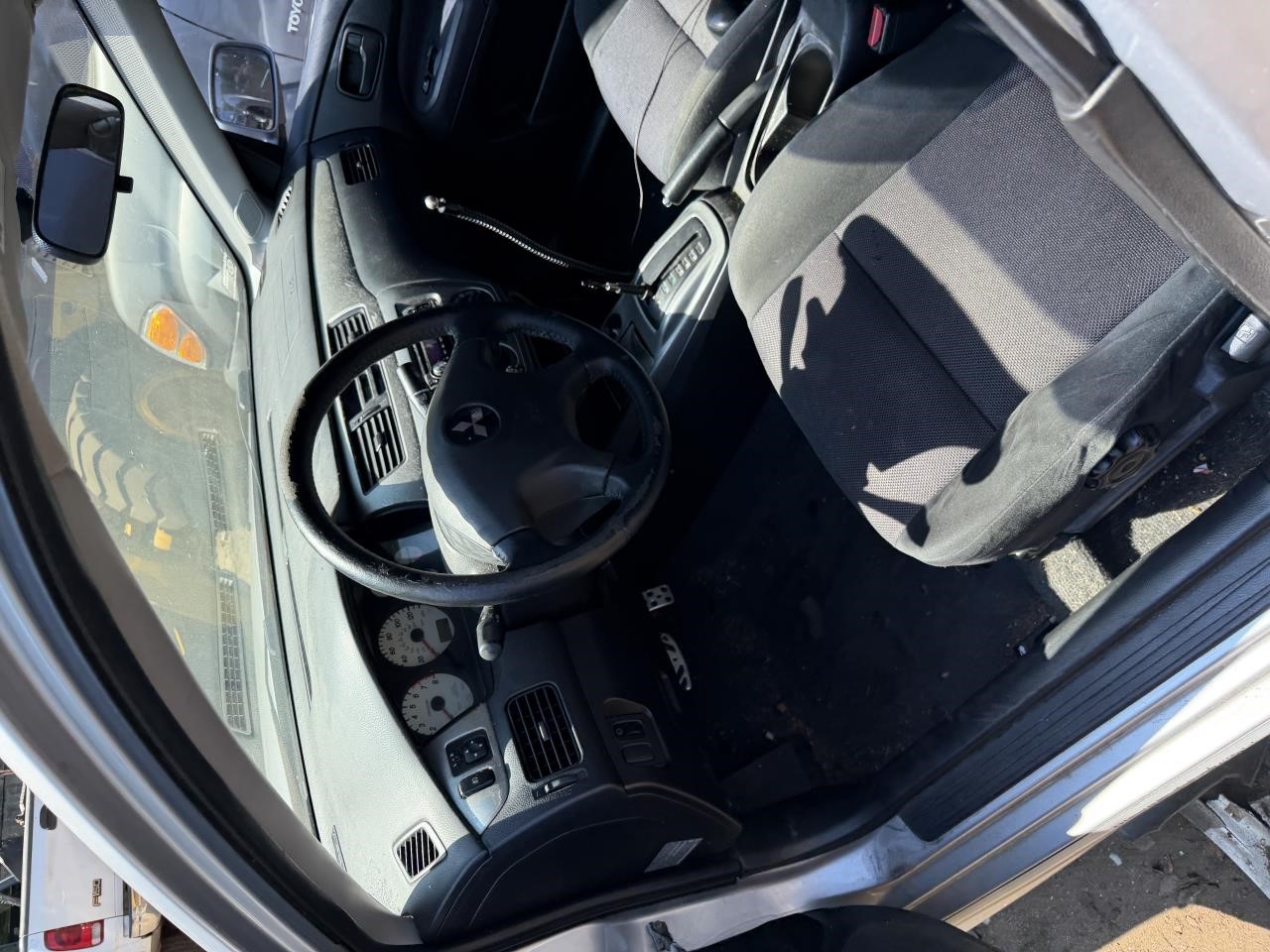 https://f005.backblazeb2.com/file/img-partshotlines-com/Inventory/NE179/Vehicle/69003_11.jpg