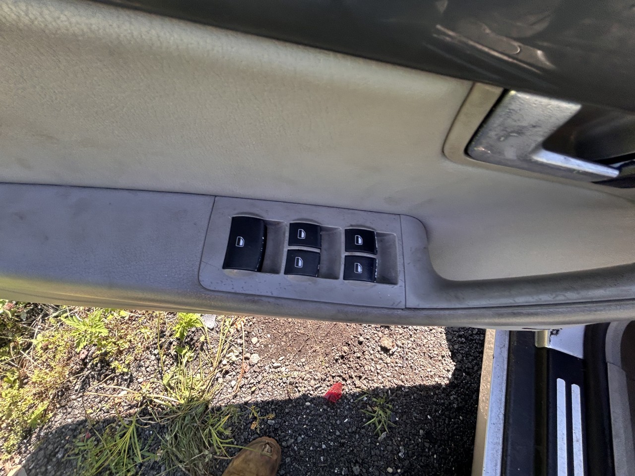 https://f005.backblazeb2.com/file/img-partshotlines-com/Inventory/NE179/Vehicle/69147_09.jpg