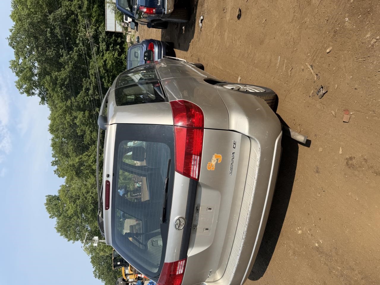 https://f005.backblazeb2.com/file/img-partshotlines-com/Inventory/NE179/Vehicle/69283_04.jpg
