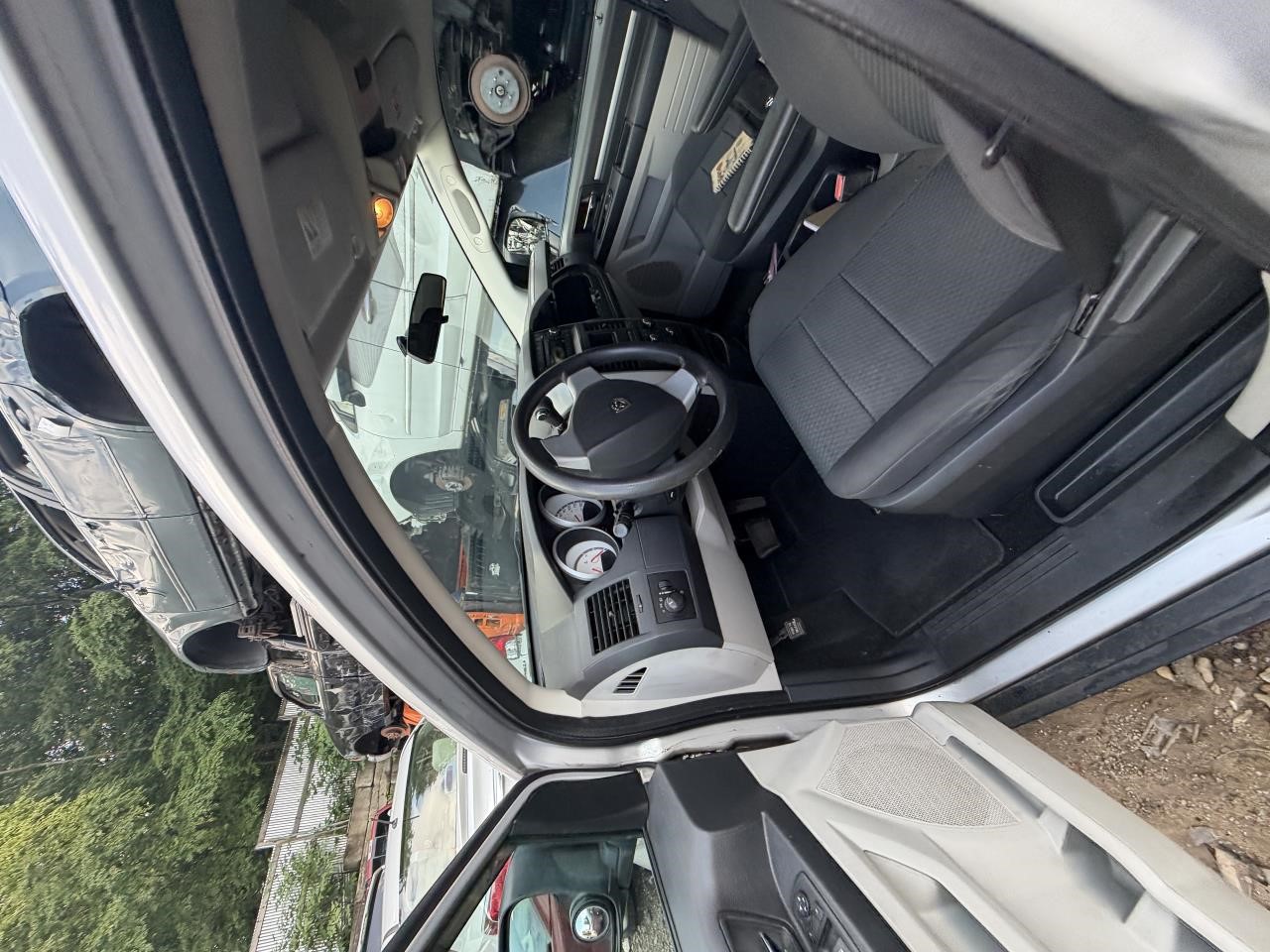 https://f005.backblazeb2.com/file/img-partshotlines-com/Inventory/NE179/Vehicle/69578_10.jpg