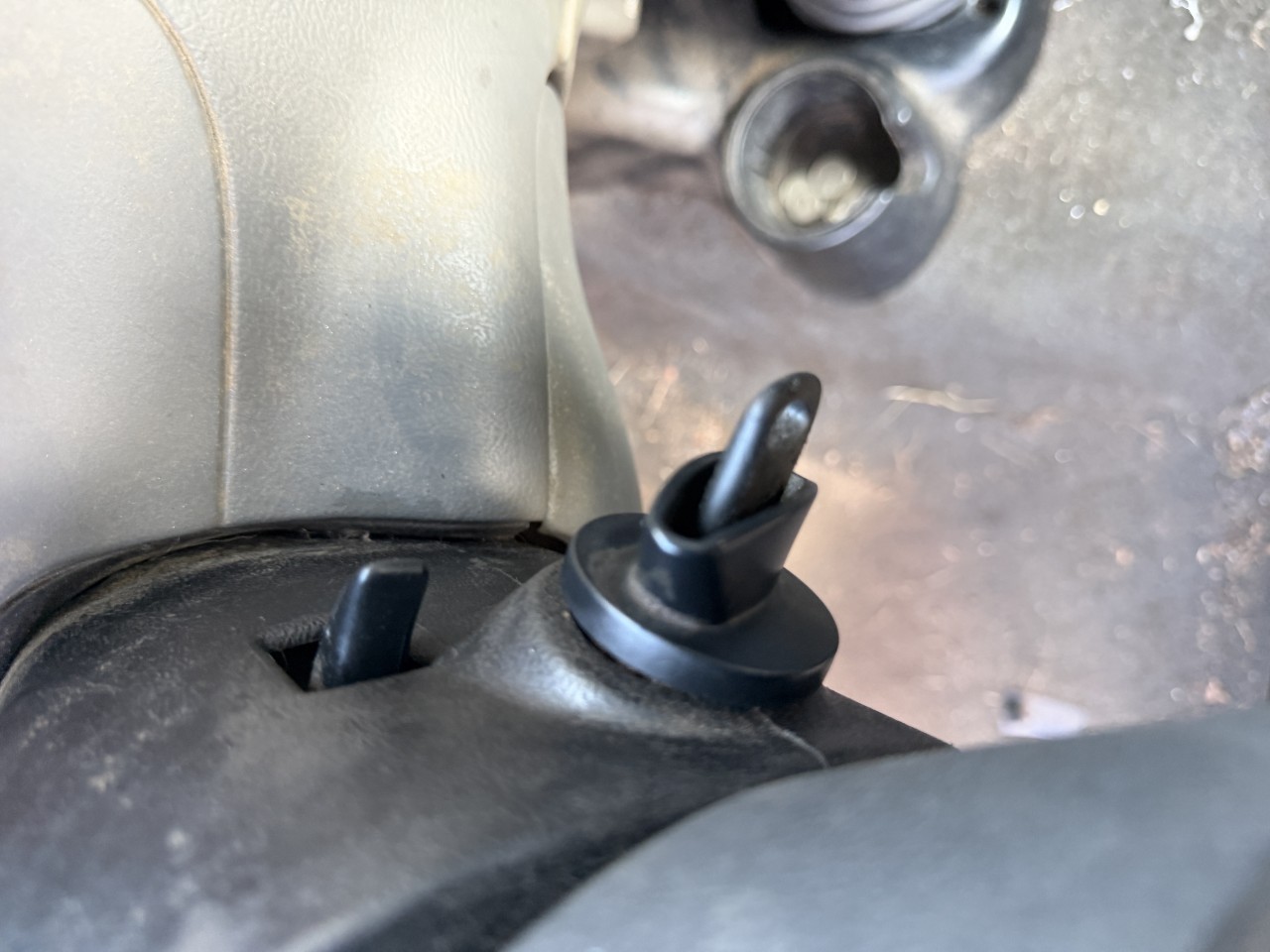 https://f005.backblazeb2.com/file/img-partshotlines-com/Inventory/NE179/Vehicle/69586_06.jpg