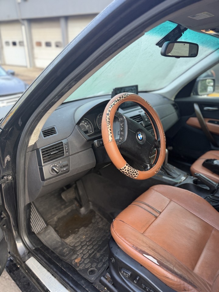 https://f005.backblazeb2.com/file/img-partshotlines-com/Inventory/NE179/Vehicle/69609_05.jpg