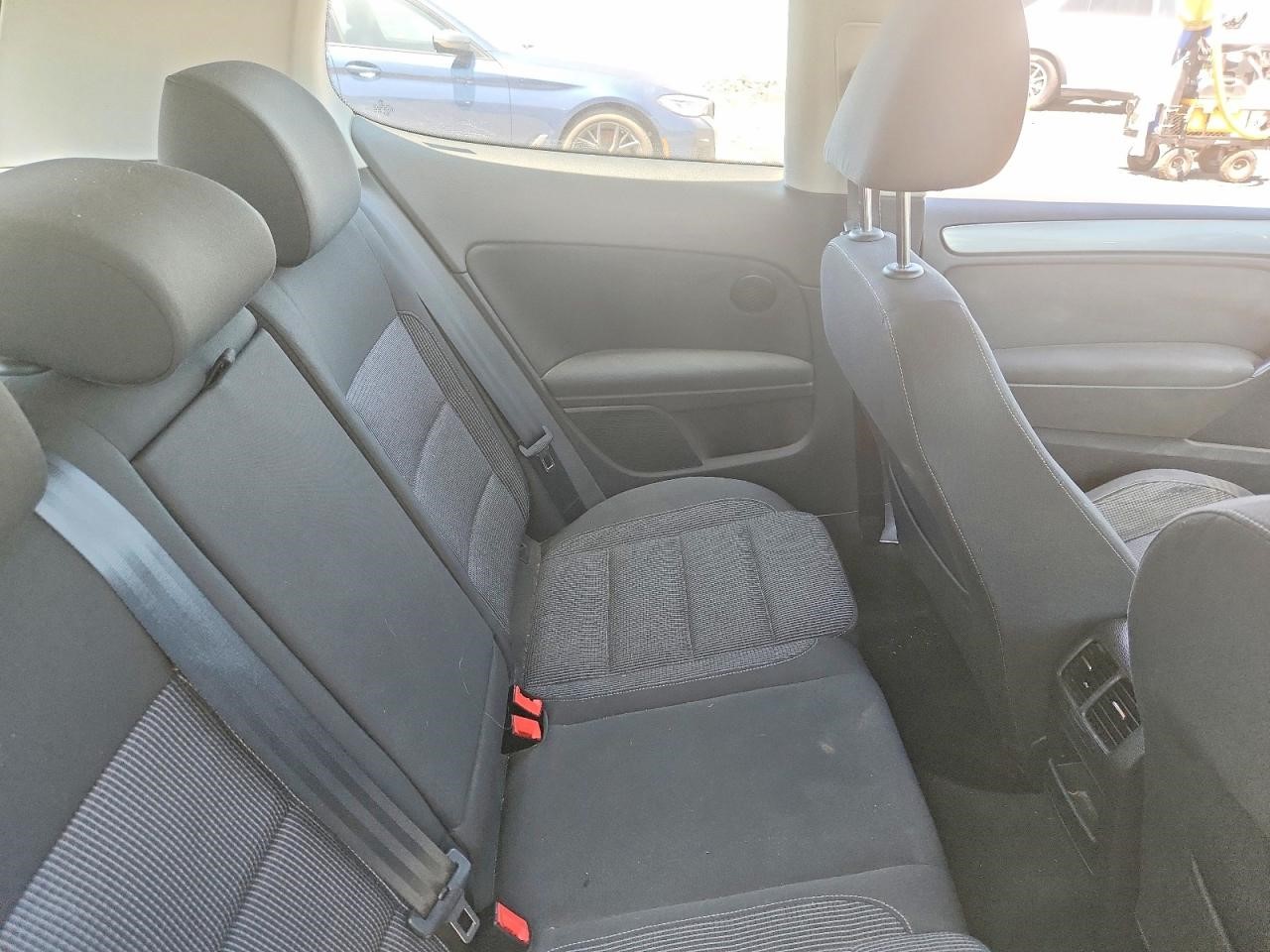 https://f005.backblazeb2.com/file/img-partshotlines-com/Inventory/NE179/Vehicle/69690_10.jpg