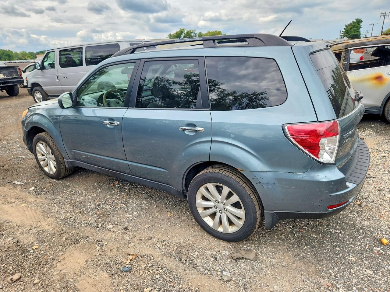 Vehicle/70517_12.jpg