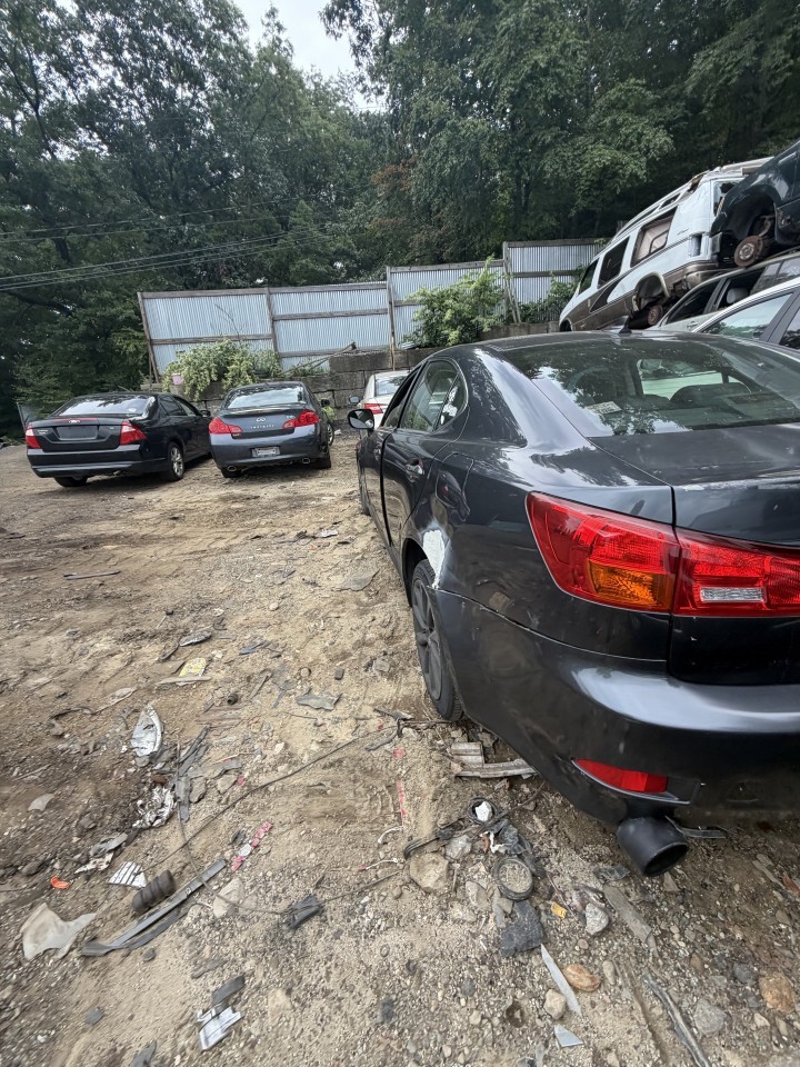 https://f005.backblazeb2.com/file/img-partshotlines-com/Inventory/NE179/Vehicle/70586_06.jpg