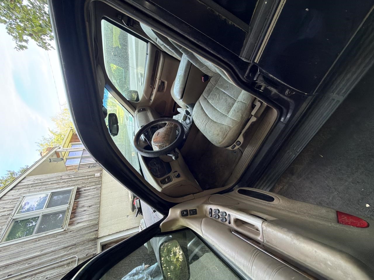 https://f005.backblazeb2.com/file/img-partshotlines-com/Inventory/NE179/Vehicle/70745_05.jpg