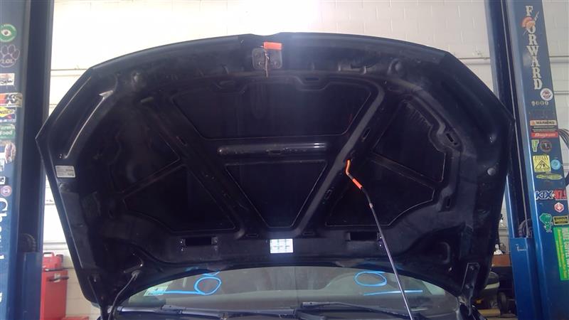 https://f005.backblazeb2.com/file/img-partshotlines-com/Inventory/NE18/Vehicle/17562_08.jpg