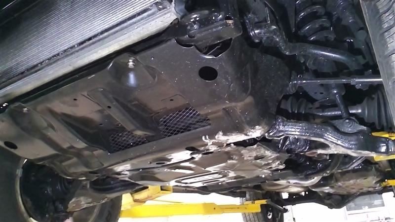 https://f005.backblazeb2.com/file/img-partshotlines-com/Inventory/NE18/Vehicle/17729_94.jpg