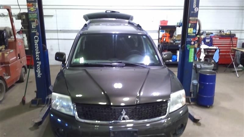 https://f005.backblazeb2.com/file/img-partshotlines-com/Inventory/NE18/Vehicle/17731_11.jpg