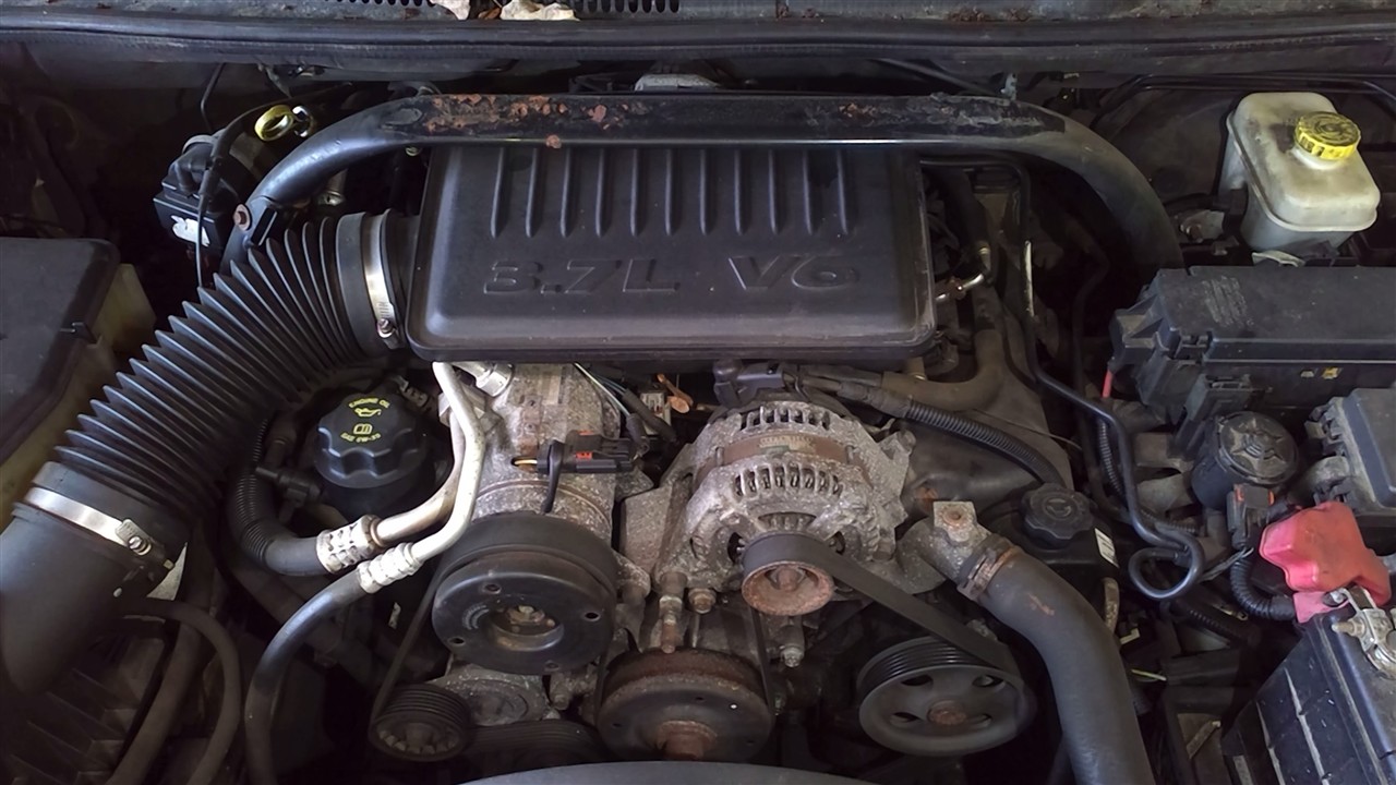 https://f005.backblazeb2.com/file/img-partshotlines-com/Inventory/NE18/Vehicle/18007_04.jpg