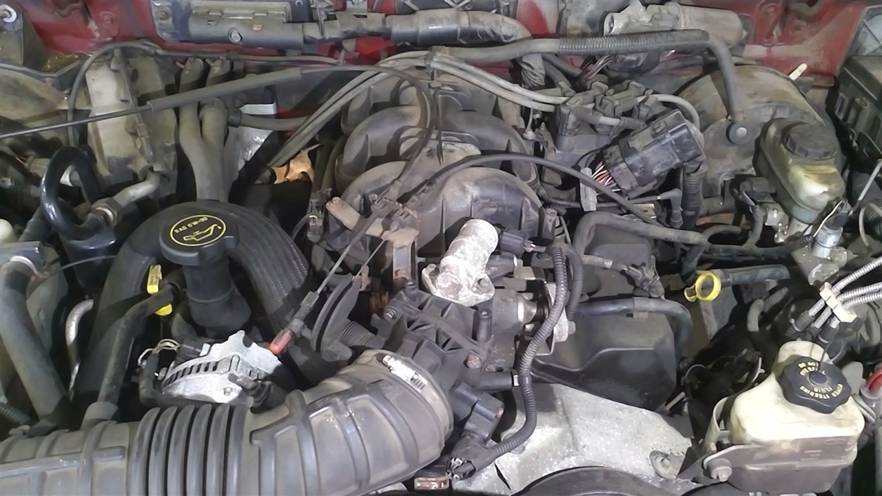 https://f005.backblazeb2.com/file/img-partshotlines-com/Inventory/NE18/Vehicle/18105_04.jpg