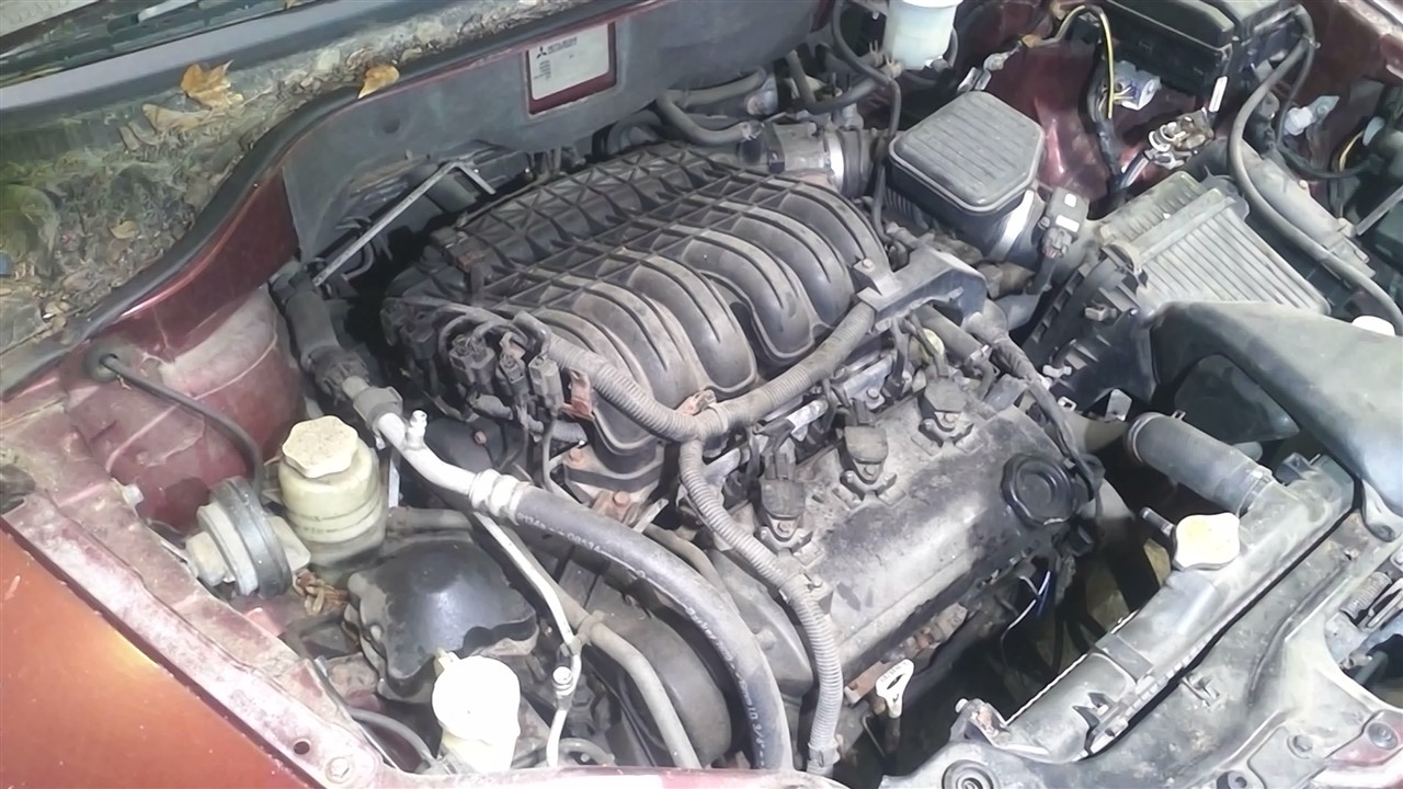 https://f005.backblazeb2.com/file/img-partshotlines-com/Inventory/NE18/Vehicle/18275_03.jpg