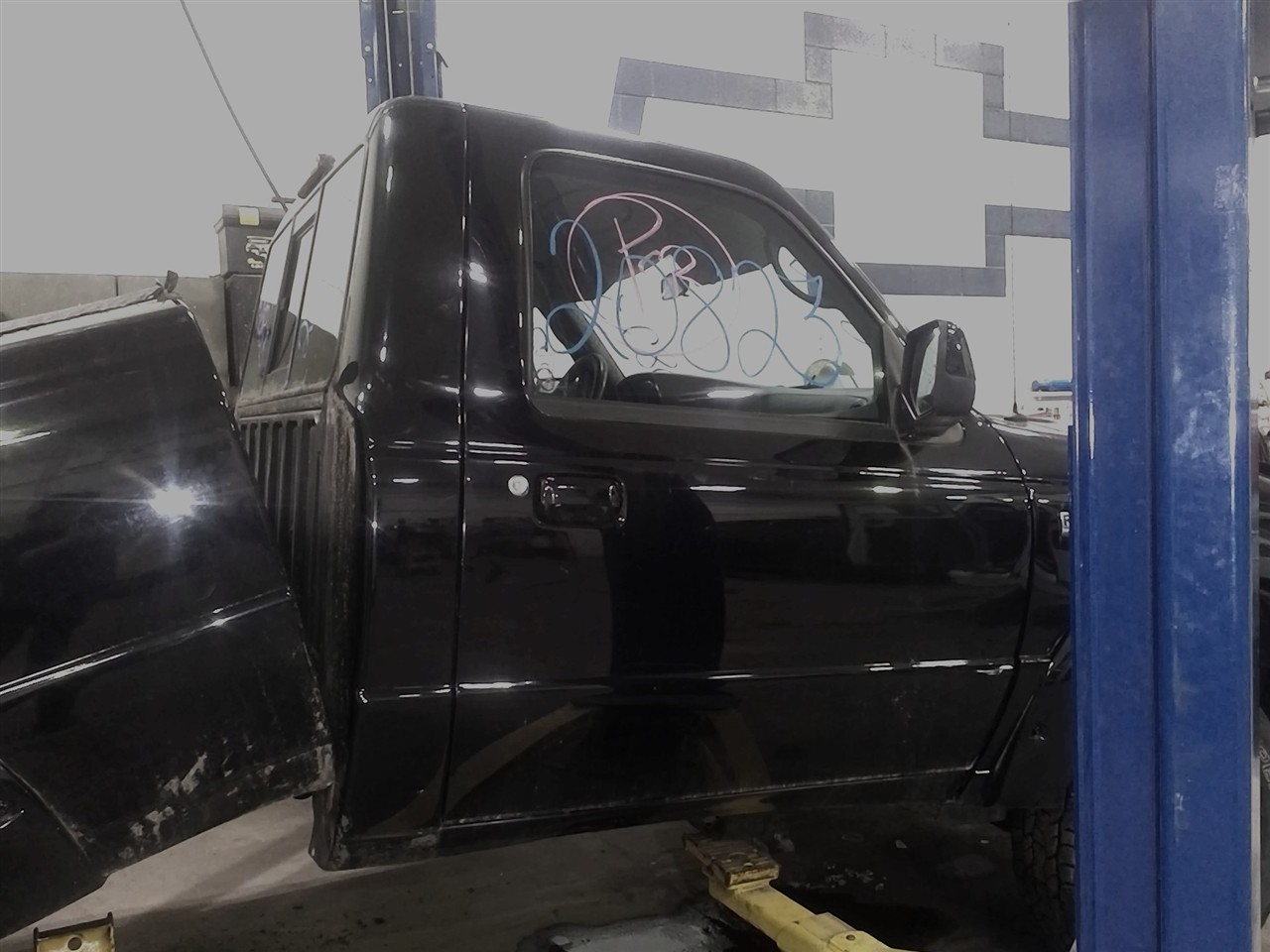 https://f005.backblazeb2.com/file/img-partshotlines-com/Inventory/NE18/Vehicle/18313_12.jpg