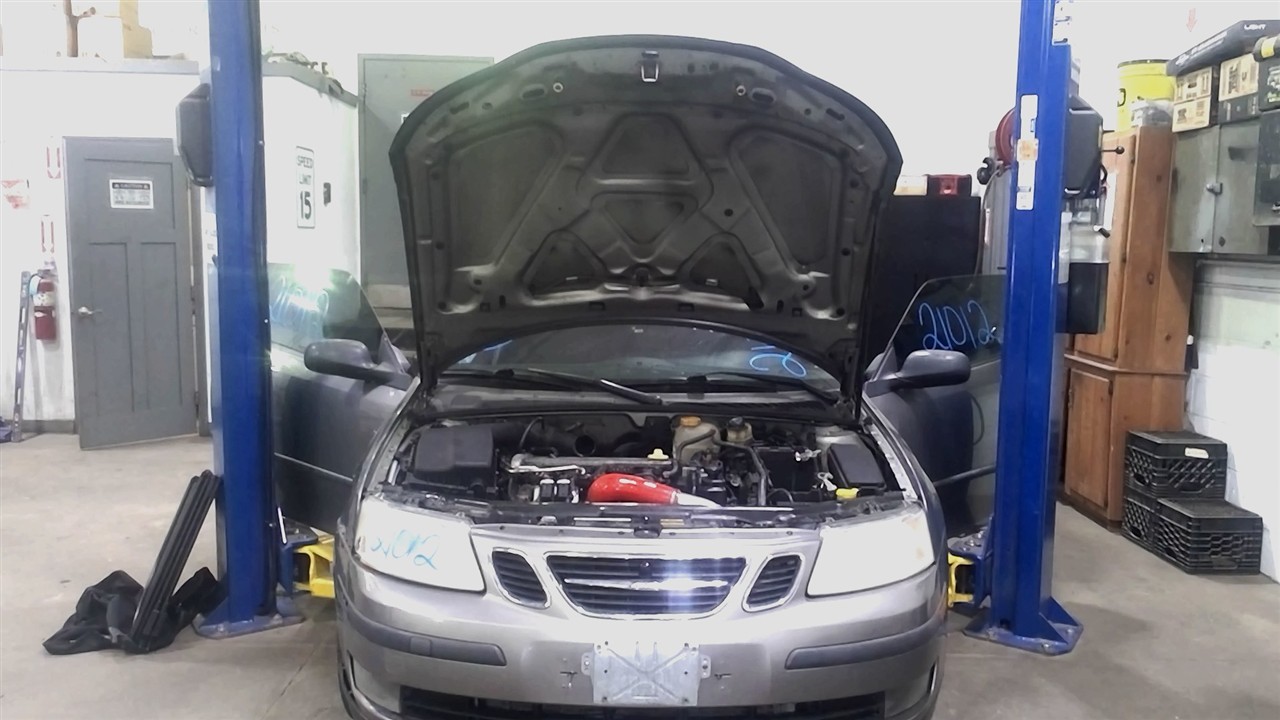 https://f005.backblazeb2.com/file/img-partshotlines-com/Inventory/NE18/Vehicle/18477_12.jpg