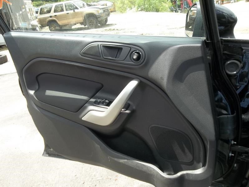https://f005.backblazeb2.com/file/img-partshotlines-com/Inventory/NE187/Vehicle/638987_09.jpg